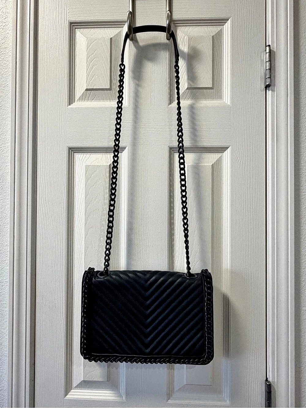 Aldo Quilted Chain Shoulder Bag in Black